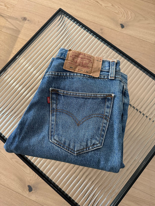 Vintage Levi's 501 34x34 Años 90 Hechos en EE.UU. Lavado Medio Etiqueta Roja