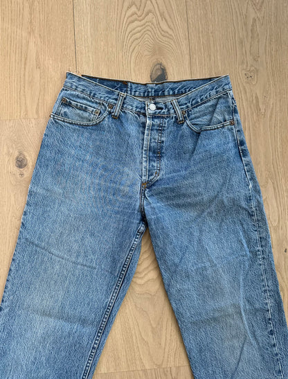 Vintage Y2K Levi's 501 Medium Wash Jeans Waist