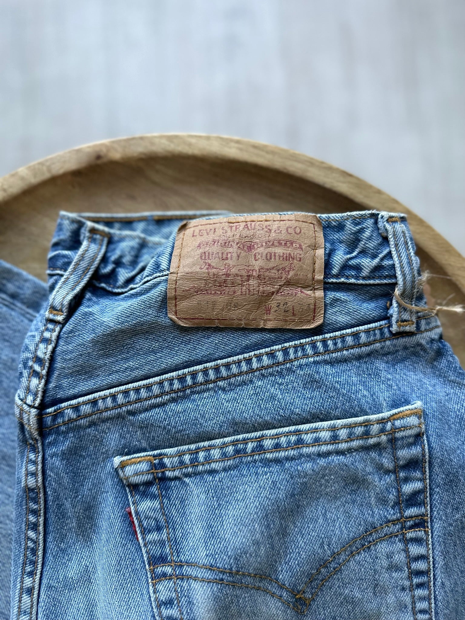 Levi's 517 jeans red tag