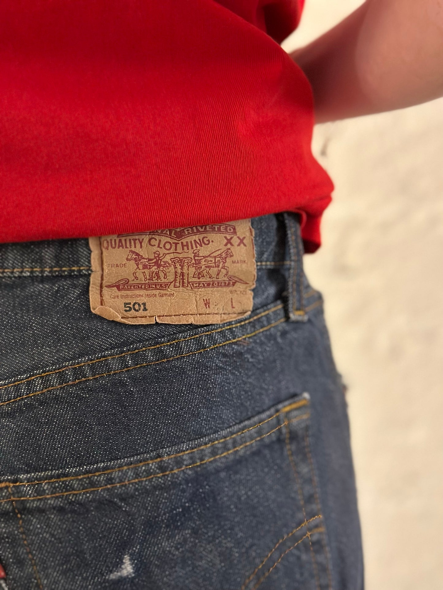 Vintage Levi's Vaqueros 501 31x32 Principios de los 2000 Etiqueta roja Lavado Oscuro